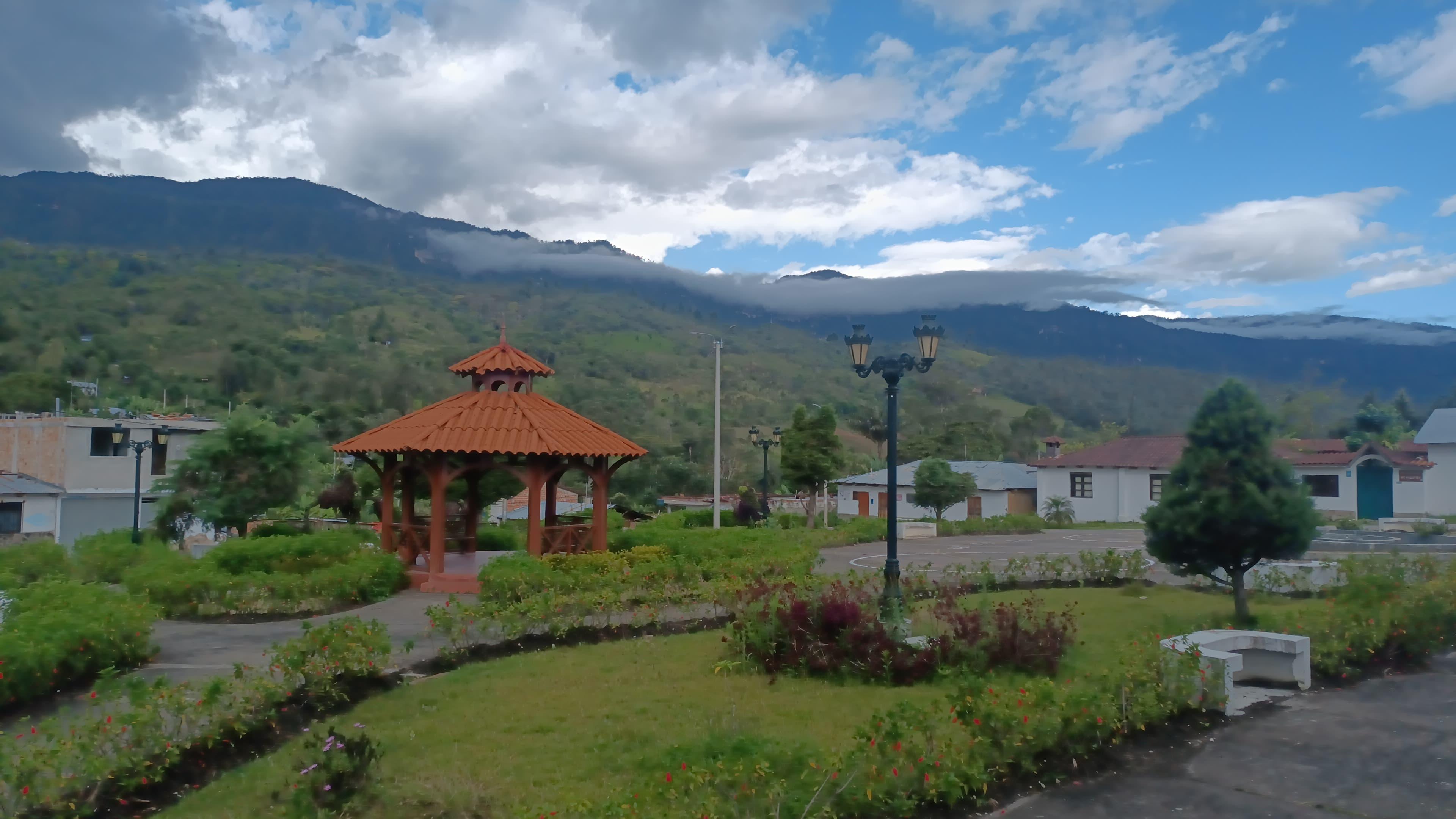 Asociación las Gotitas del Bosque de Yumbilla