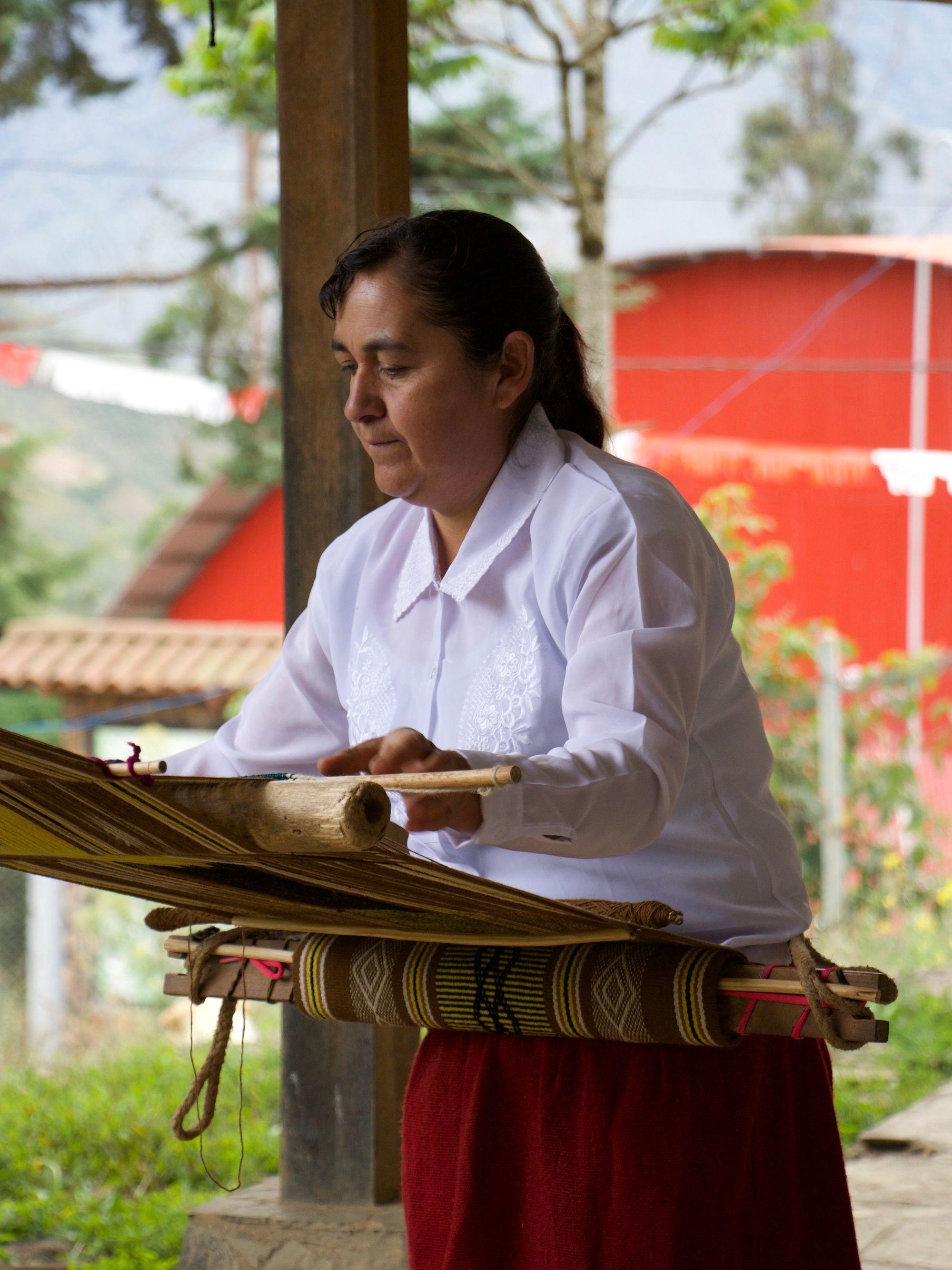 Asociación Comunal Productiva de Tejedoras - Maria